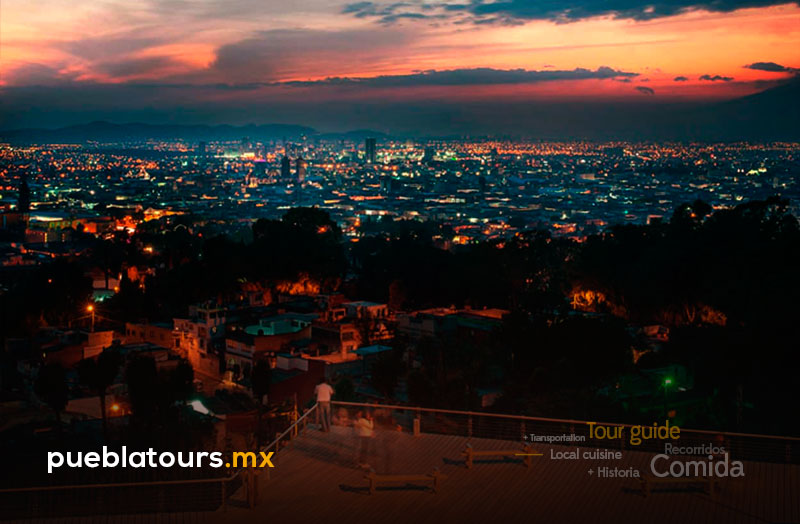 Tour Romántico Puebla – vista panorámica de la ciudad al anochecer (escena 5)